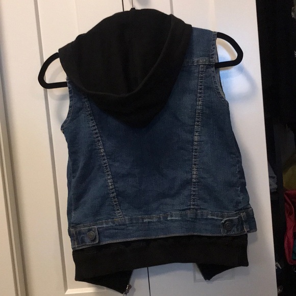 Jean vest - Picture 2 of 3
